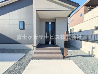 【エントランス】 | 浜松市中央区寺脇町 3期 新築一戸建て | エントランスです