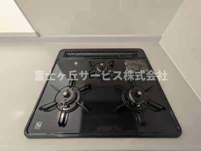 【その他】 | 浜松市中央区寺脇町 3期 新築一戸建て | 3口コンロがあります