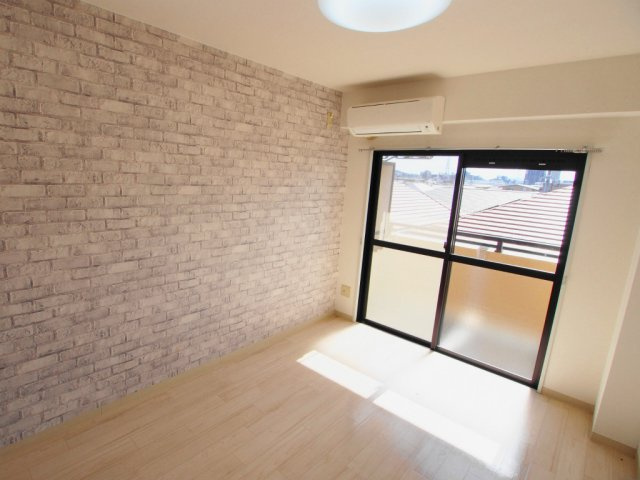 アヴニール古市橋の居間・リビング