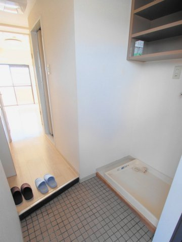 アヴニール古市橋の玄関