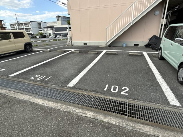 プラムKの駐車場