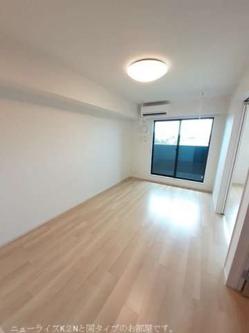 シャトー・グリーンⅢの居間・リビング