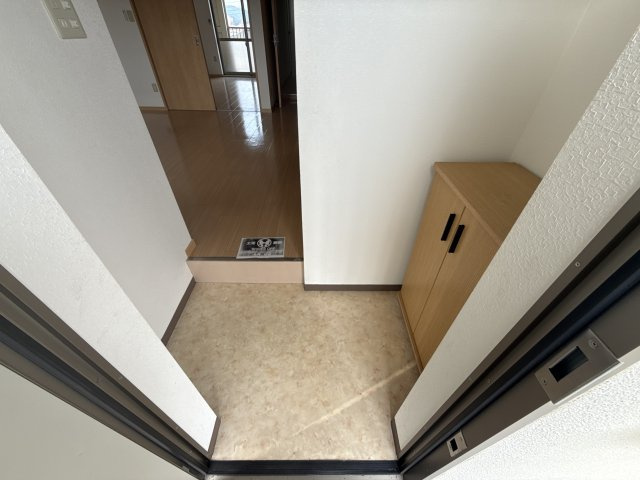 たくみマンションの玄関