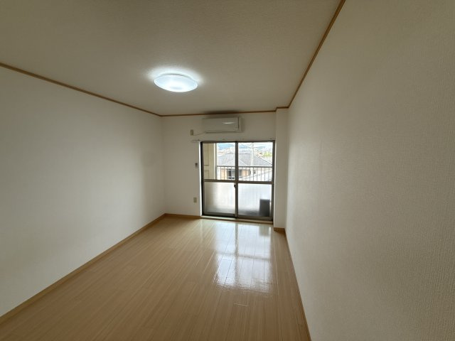 たくみマンションの洋室