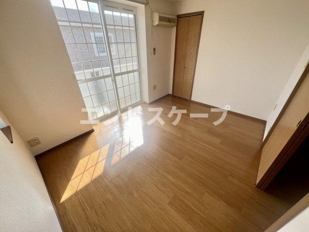 ミレニアムＡの居間・リビング|高崎、前橋のお部屋探しはエンドスケープまで！お客様の理想お聞かせ下さい♪