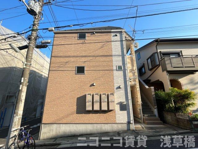 レジナ　ヒルズの外観