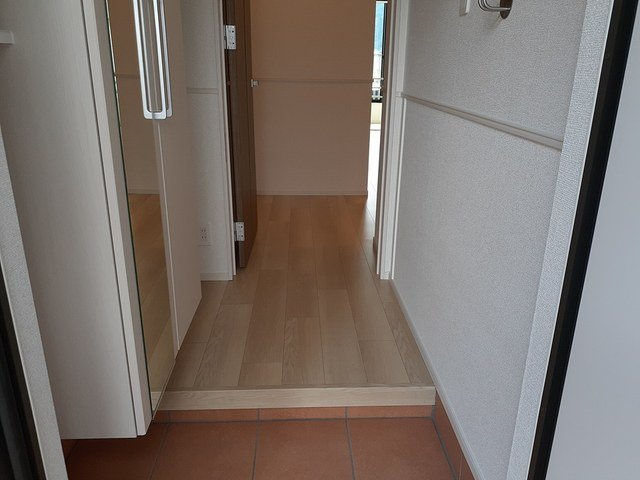 ローズ　ガーデン　大野　Ｂの玄関