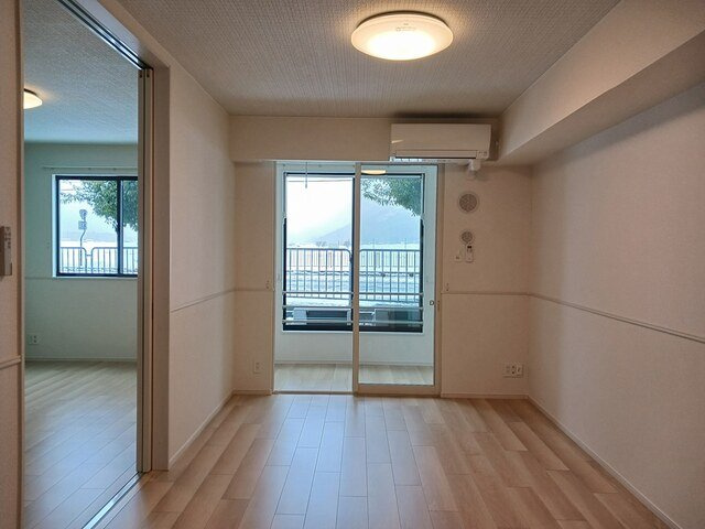 ローズ　ガーデン　大野　Ｂの居間・リビング