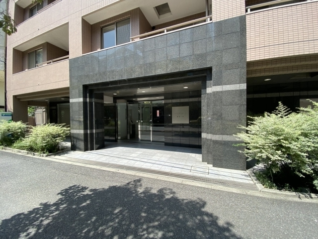 プレミアステージ麻布十番のエントランス