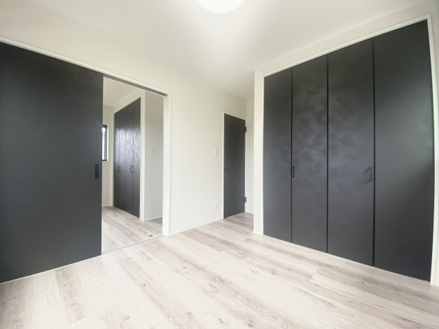 武岡4丁目　S-pasio　A棟の洋室|お子様の成長に合わせてお部屋を仕切ることができます。