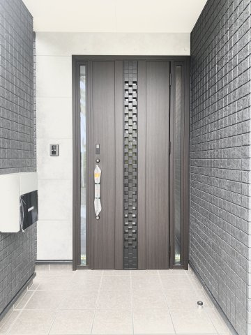 武岡4丁目　S-pasio　A棟の玄関|※イメージ
風を採り込める採風ドアです。防犯面もばっちりです。