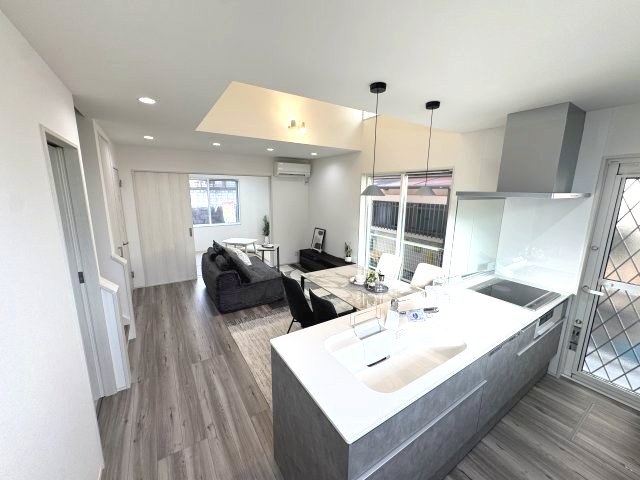 武岡4丁目　S-pasio　A棟のキッチン|会話が弾む対面キッチン。