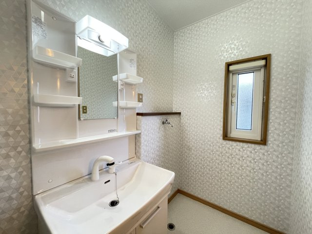 八戸市大字湊町字鮫ノ口の独立洗面台