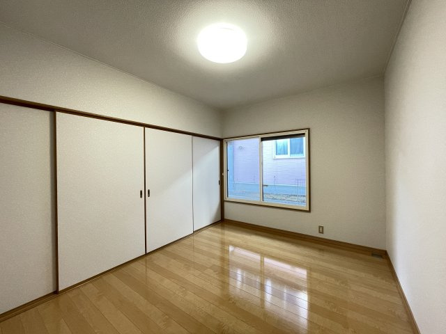 八戸市大字湊町字鮫ノ口の洋室