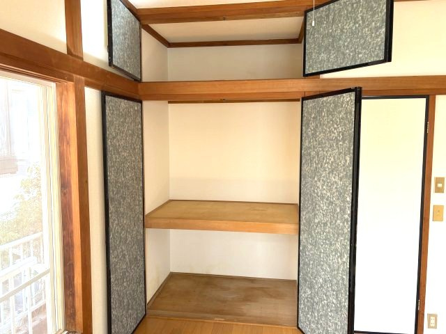 しろがねハイツの内装