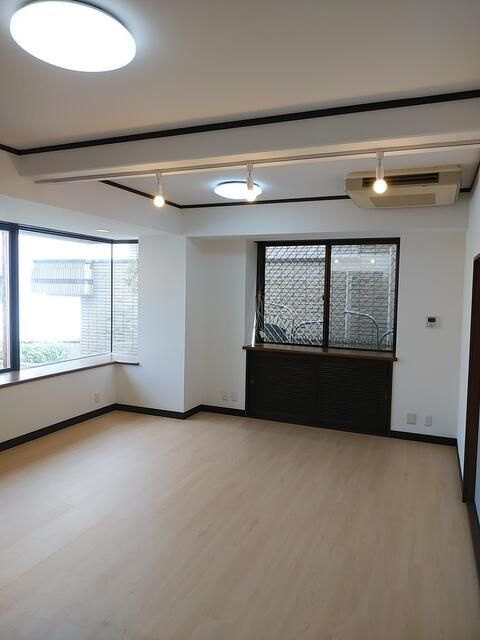 グレイスフル西麻布の居間・リビング