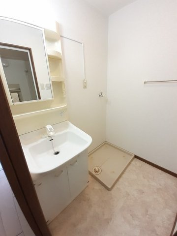 カーサ・デ・ナカスジの洗面所|忙しい朝には欠かせない洗面所です