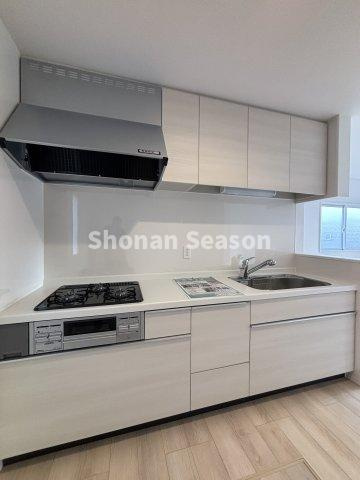 【キッチン】 | お料理に集中できるとご好評の壁付けキッチン◎
収納豊富でキッチン周りが片付きます♪