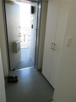 テルツォ南新在家の玄関|※別部屋写真です