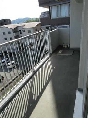 テルツォ南新在家のバルコニー|※別部屋写真です