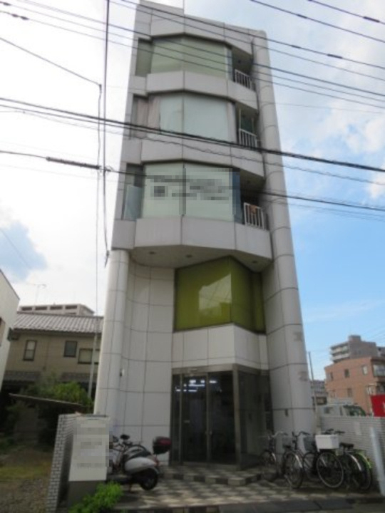 春日部市粕壁東１丁目のビルの外観