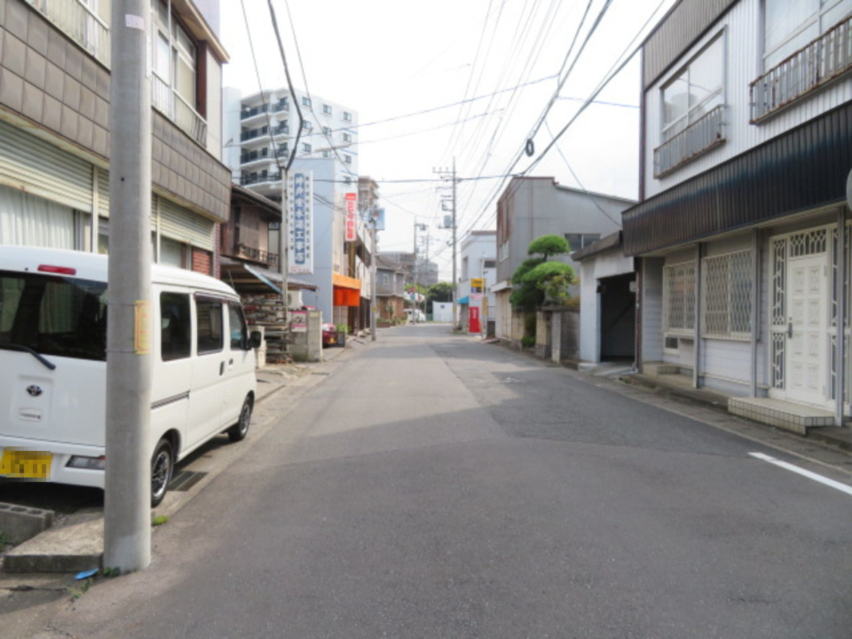 春日部市粕壁東１丁目のビル