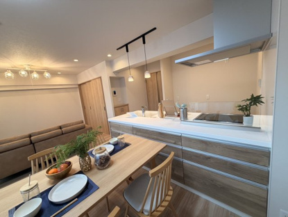 【居間・リビング】シャトレ愛松一宮Ⅱ 