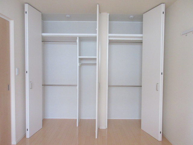 Ｓｕｎｎｙ ＨｅｉｍｓⅢの収納|壁一面の収納スペース 同仕様