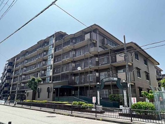 【外観】 | ファミリープラザ宝塚C棟 | 【ファミリープラザ宝塚C棟】地上６階建　総戸数64戸　ご紹介のお部屋は2階部分です♪南向きで陽当たり良好です！！