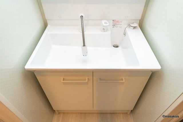 ヘシレ中御所の洗面所|写真は同じ建築会社の近い間取りのものです。参考にご覧ください。