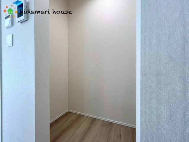 西区プラザ　新築戸建　ハートフルAの居間・リビング