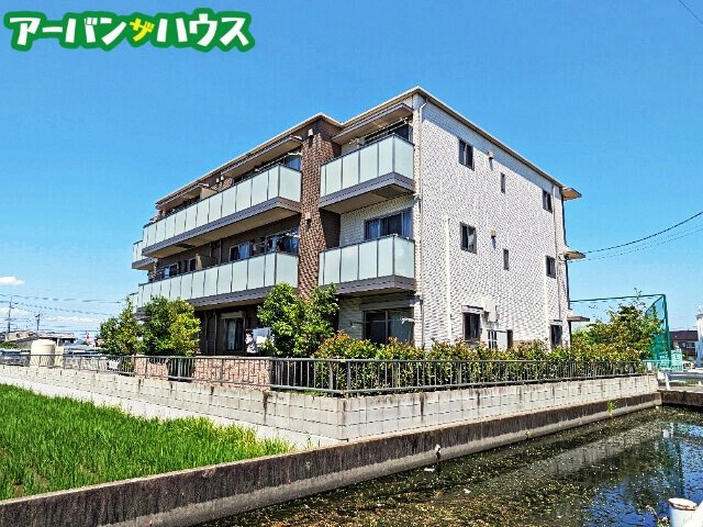 グリーンコート成和の外観