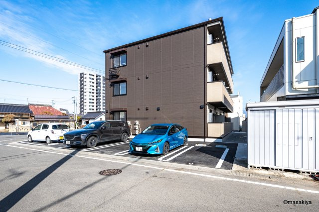 ヘシレ中御所の駐車場