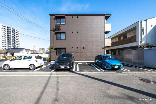 ヘシレ中御所の駐車場