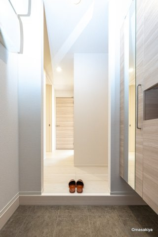 ヘシレ中御所のエントランス