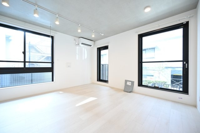 Ｌｅ　Ｎｉｄ　日本橋の居間・リビング|ゆったり過ごせる居間です