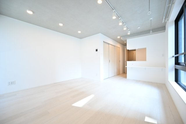 Ｌｅ　Ｎｉｄ　日本橋の居間・リビング|ゆったりとした居間です