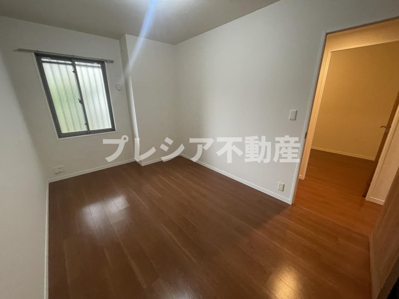 甲子園三番町ハイツの居間・リビング