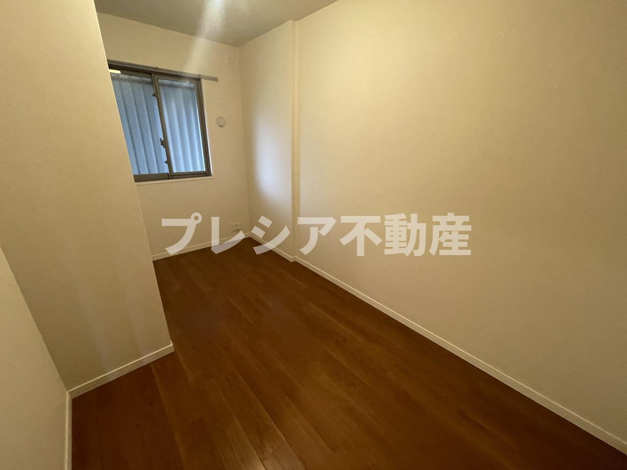 甲子園三番町ハイツの居間・リビング