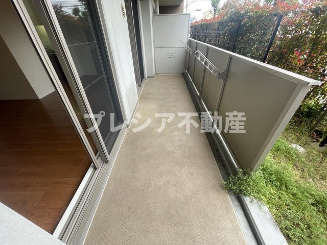 甲子園三番町ハイツのバルコニー