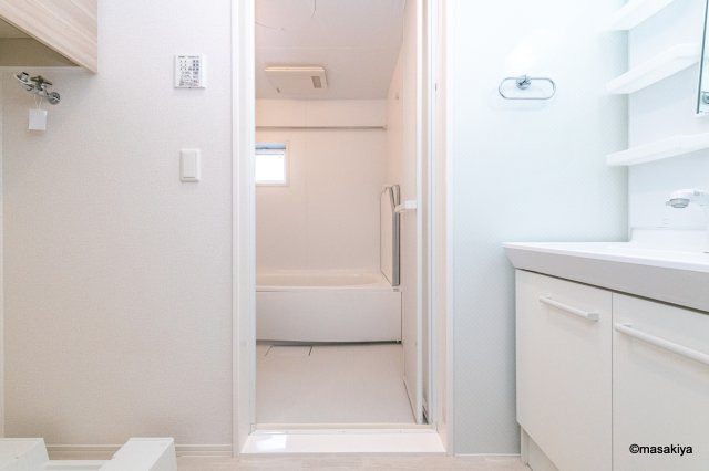 ヘシレ中御所の洗面所|写真は同じ建築会社の近い間取りのものです。参考にご覧ください。