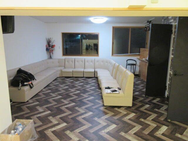 中久喜貸店舗のロビー