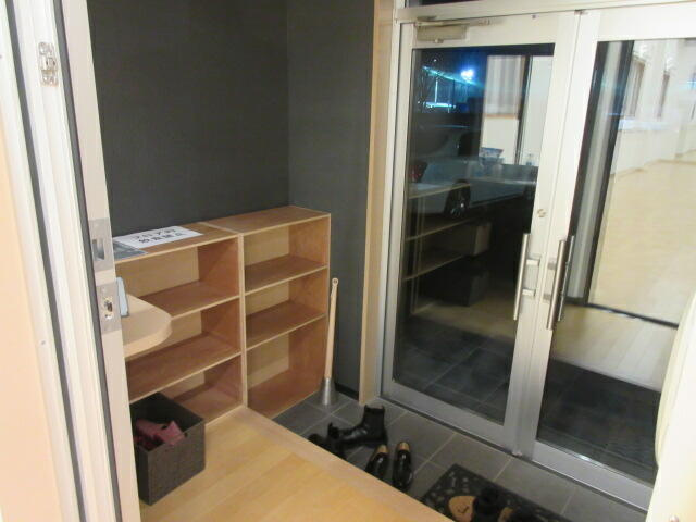 中久喜貸店舗のエントランス