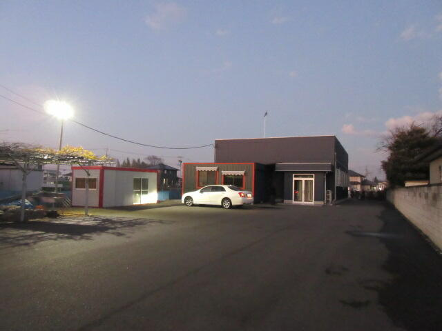 中久喜貸店舗の駐車場