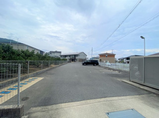 【駐車場】