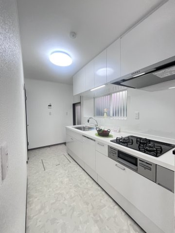 神戸市西区竜が岡5丁目　中古戸建のキッチン|【ホームページに現地動画掲載中】●年中無休：当日予約可●独立キッチンです。調理スペース広々便利です。