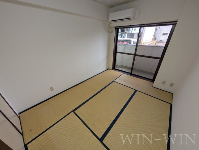ハイシティ南松山の居間・リビング