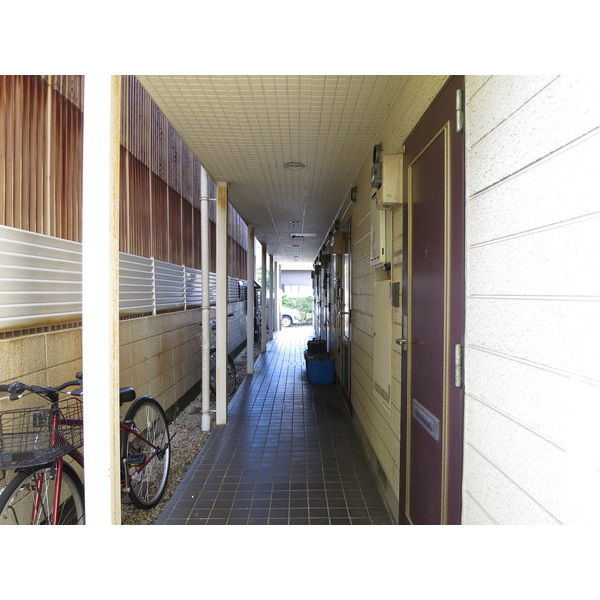 シャイン鳴尾のロビー