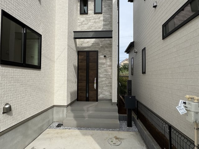 市川市宮久保４丁目新築戸建【宮久保小学校：9分】のエントランス|エントランス・玄関ポーチ