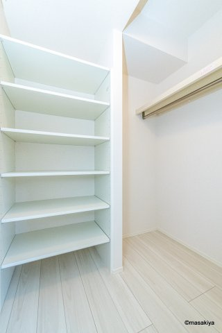 ヘシレ中御所の収納|写真は同じ建築会社の近い間取りのものです。参考にご覧ください。